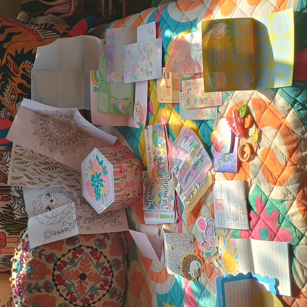 Snail Mail-Penpal Hexagon Stationary Box